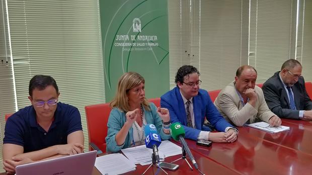 Isabel Paredes durante la presentación de la convocatoria de ayudas
