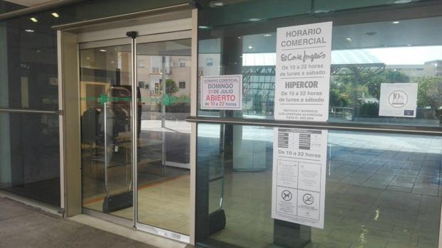 Anuncio de apertura el domingo el Corte Inglés de Cádiz tras conocerse la anterior publicación de Zona de Afluencia Turística.