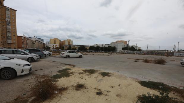 La Junta confirma su intención de construir un nuevo hospital de Cádiz en los antiguos terrenos de CASA.