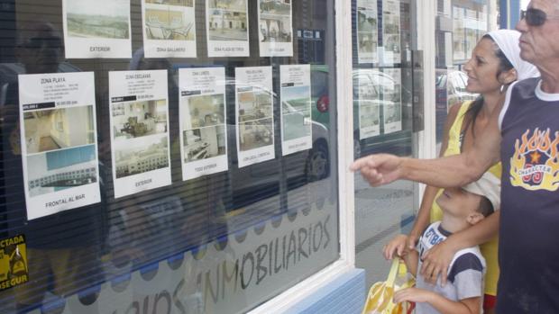 El precio de las viviendas libres en Cádiz ha sufrido un pequeño frenazo.