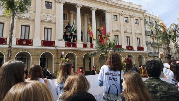 Imagen de archivo de una de las protestas de las informadoras turísticas.