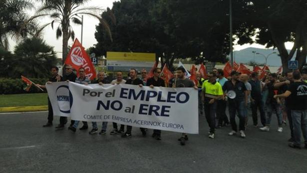 Trabajadores de Acerinox manifestándose en Los Barrios.