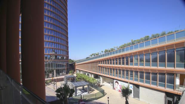Complejo comercial de Torre Sevilla