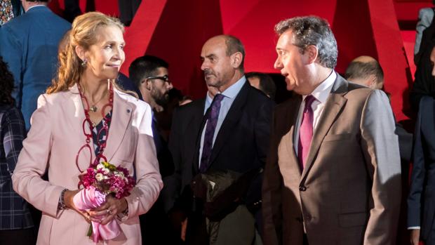 La Infanta Elena, junto al alcalde de Sevilla, Juan Espadas