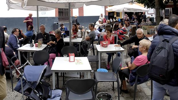 Veladores en un bar Sevilla