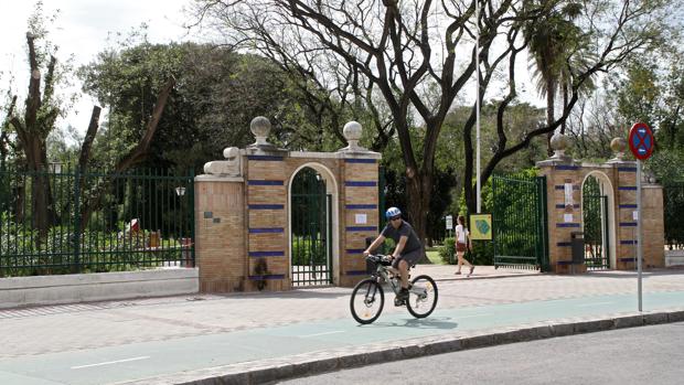 Entrada del Parque de los Príncipes, junto a la calle Santa Fe