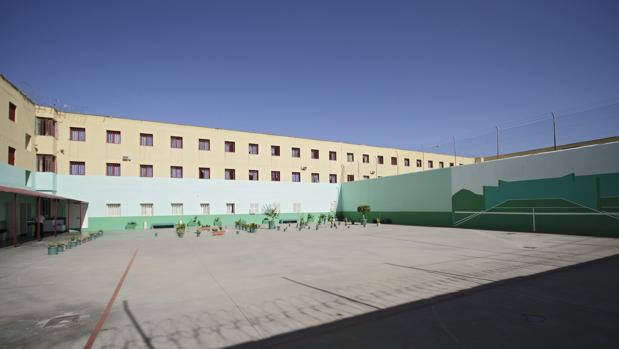 Patio del centro penitenciario Sevilla I, en Mairena del Alcor