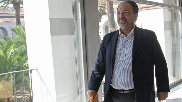 Alfonso Mir, en una comparecencia en el Parlamento de Andalucía hace varios años