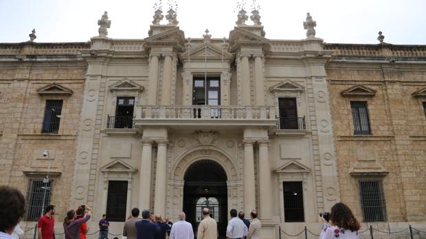 La fachada de la Universidad de Sevilla