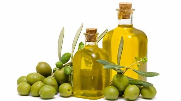 El aceite virgen extra es el zumo de la aceituna, extraído con procesos mecánicos y a baja temperatura